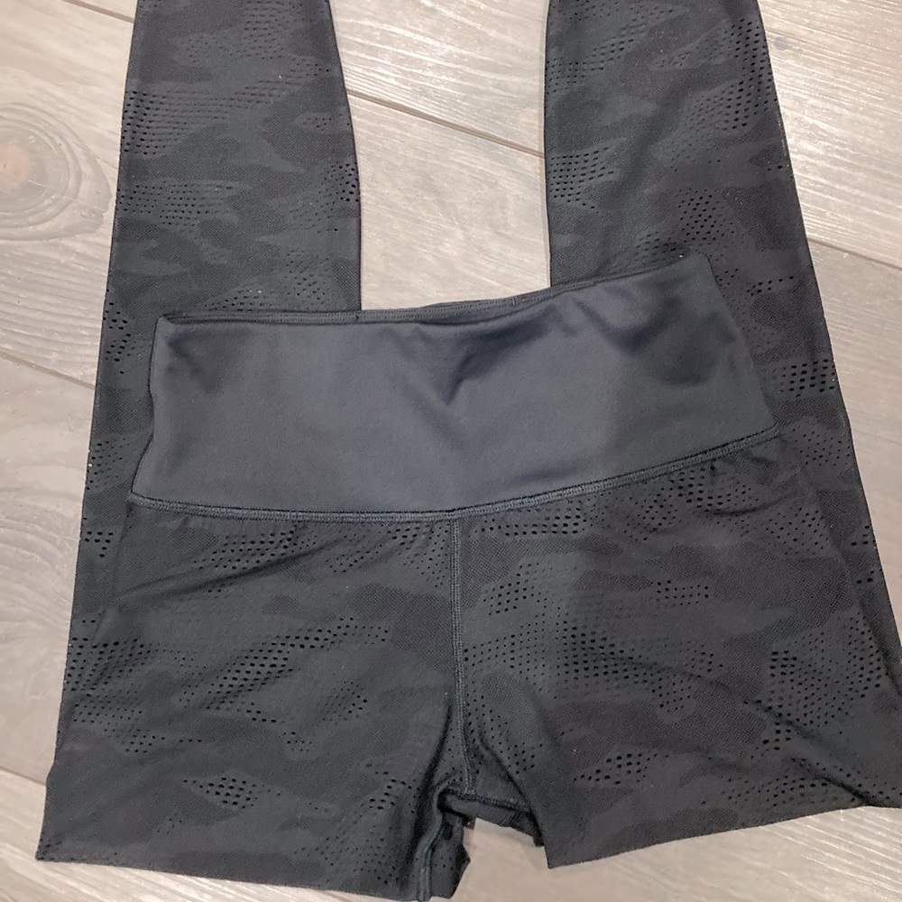 Athleta XS Phenom Camo 7/8 Tight GUC